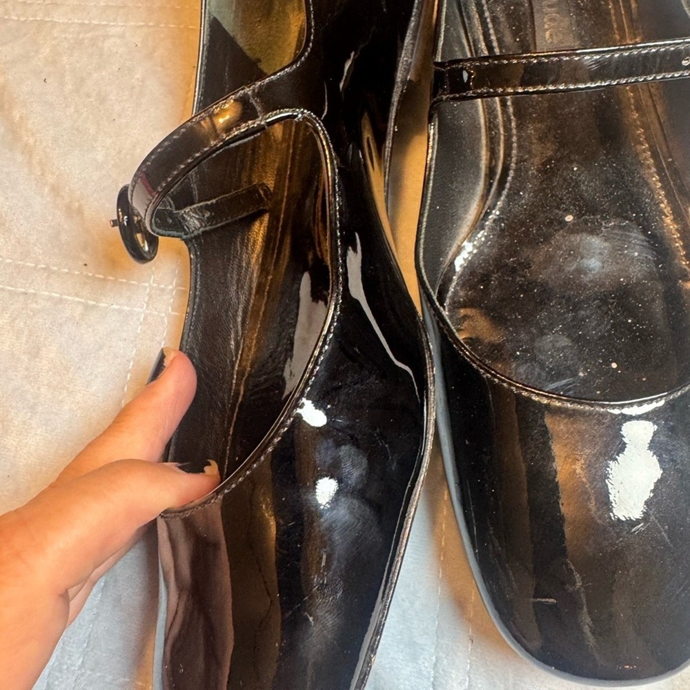 Larroude Glossy Black Flats with Strap - Picture 2 of 5